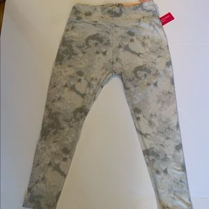 Maternity Gray tie dyed Leggings. Cropped  pants.
